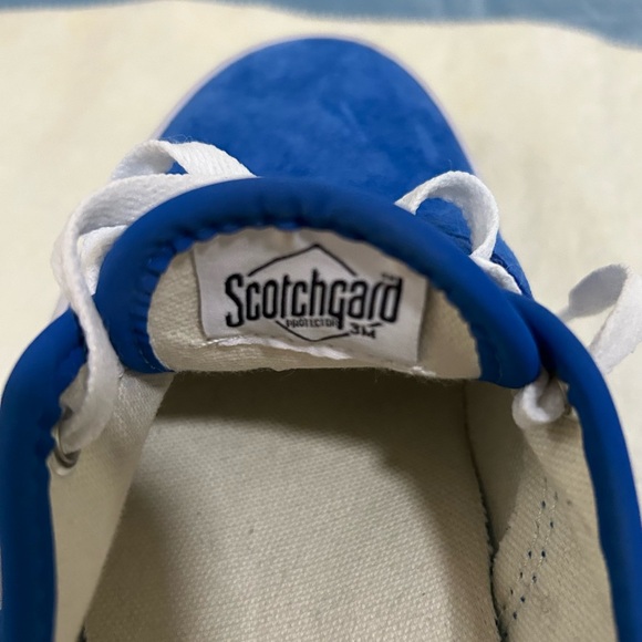 Vans royal blue suede shoes. - Picture 5 of 5